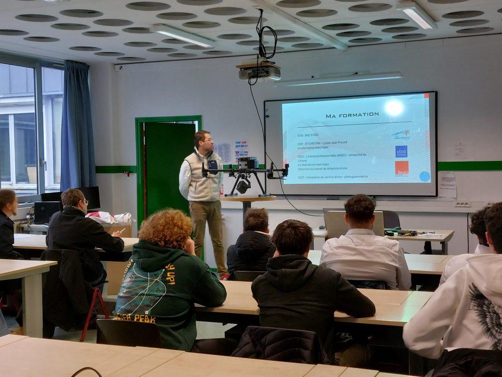 Présentation des activités de drone et bathymétrie aux TS1 MGTMN par le cabinet INGEO – Lycée Jean Prouvé de Lomme