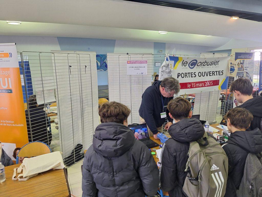 Des lycéens de Jean PROUVE au forum des collégiens d’Haubourdin – Lycée Jean Prouvé de Lomme