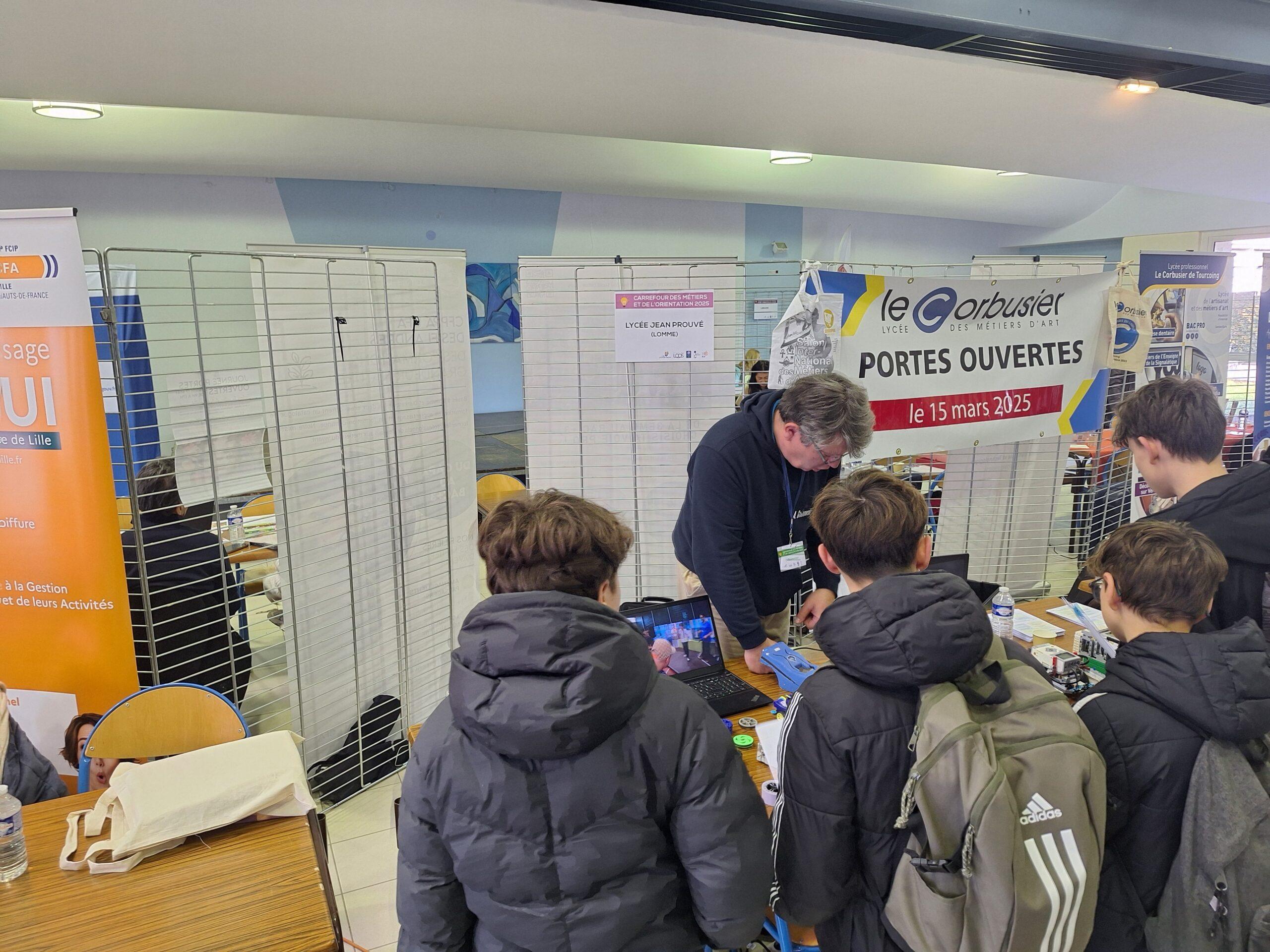 Des lycéens de Jean PROUVE au forum des collégiens d’Haubourdin – Lycée Jean Prouvé de Lomme