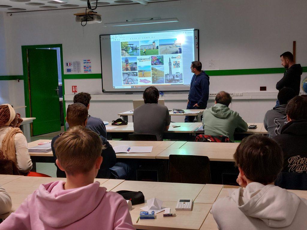 Présentation du métier de technicien géomètre aux BTS MGTMN par des anciens étudiants – Lycée Jean Prouvé de Lomme