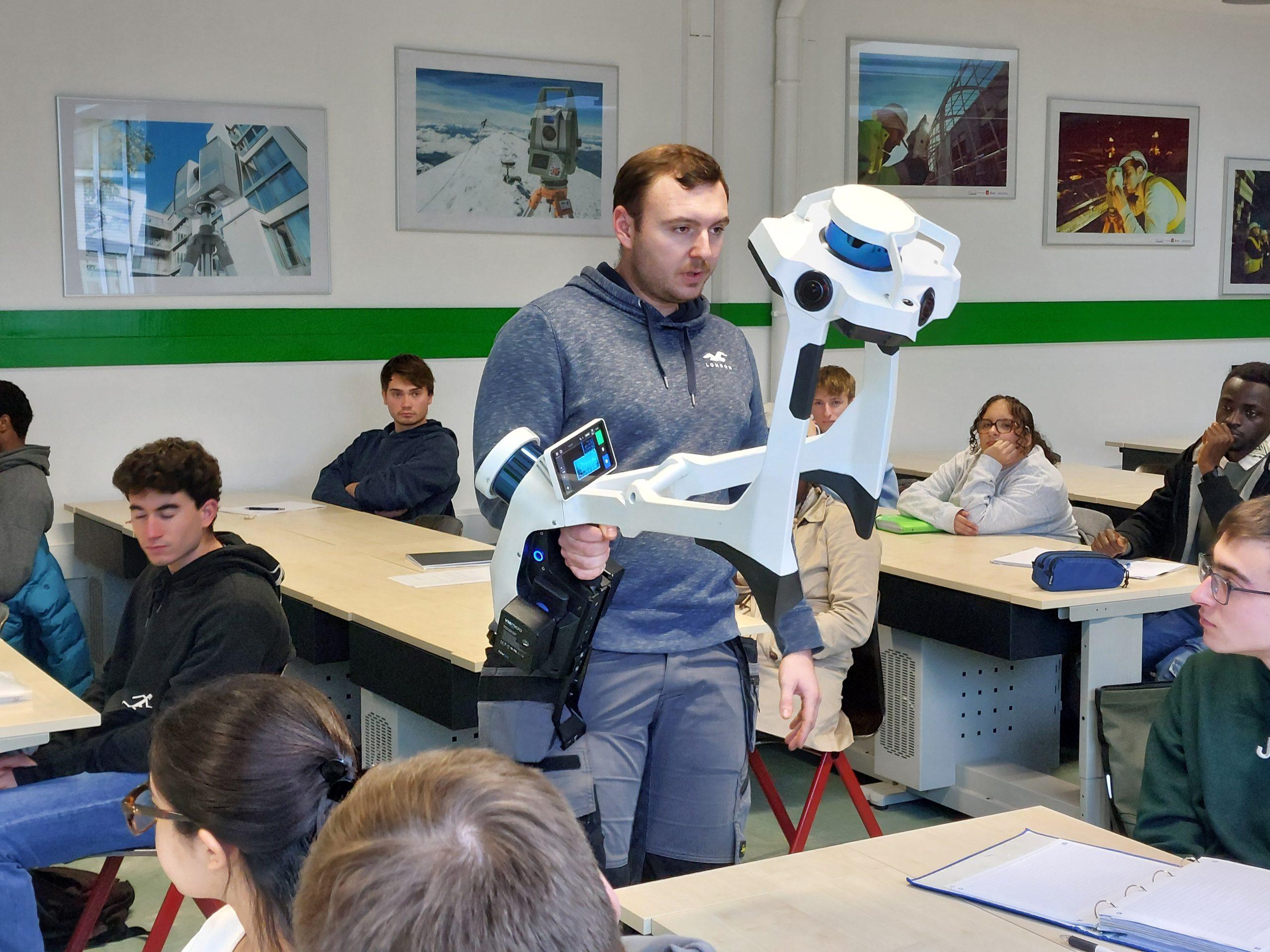 Présentation du scanner dynamique aux TS1 MGTMN par le cabinet MAGEO de Lille – Lycée Jean Prouvé de Lomme