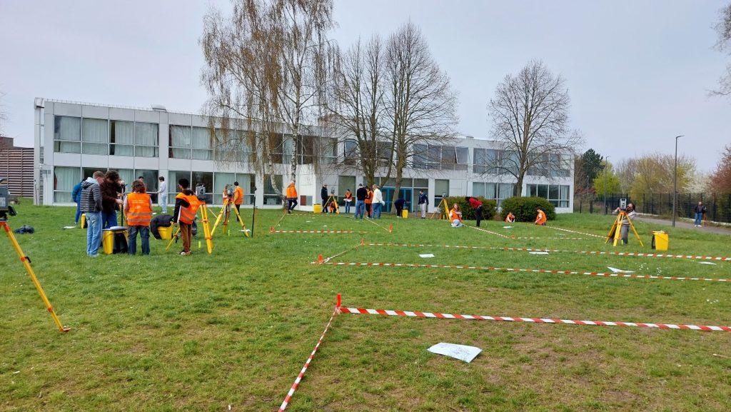 Collège Guy MOLLET : des élèves de 4ème découvrent le métier de géomètre – Lycée Jean Prouvé de Lomme