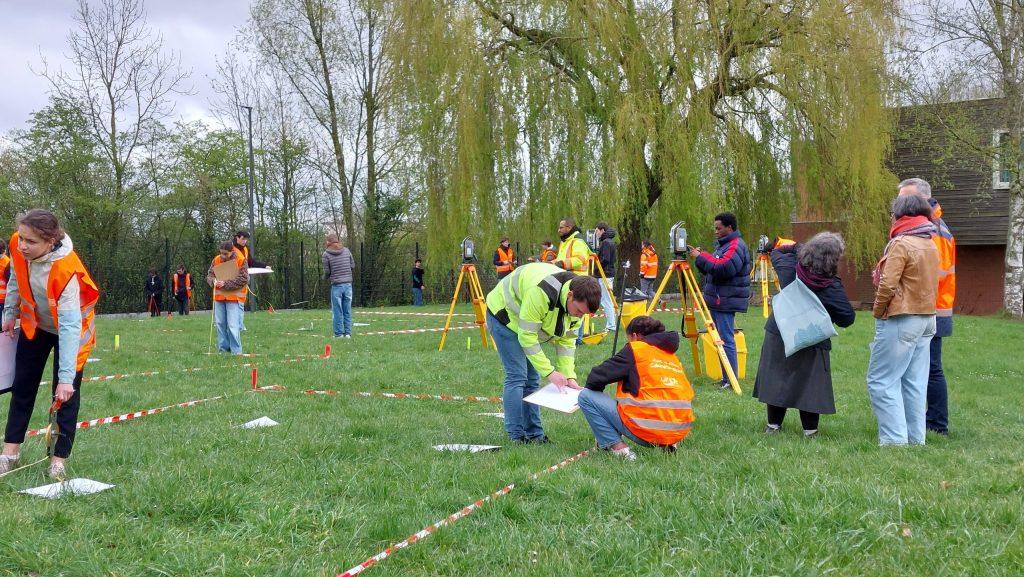 Collège Guy MOLLET : des 5ème et 3ème découvrent le métier de géomètre – Lycée Jean Prouvé de Lomme