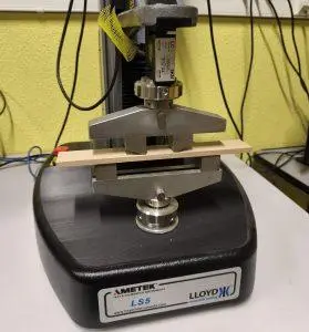 Machine d'essai bois